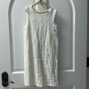 Vineyard vines, new with tags size 10 white eyelet dress